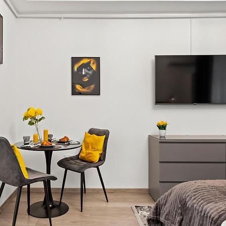 Brand New Studio - Old Town Bukarest Exteriör bild