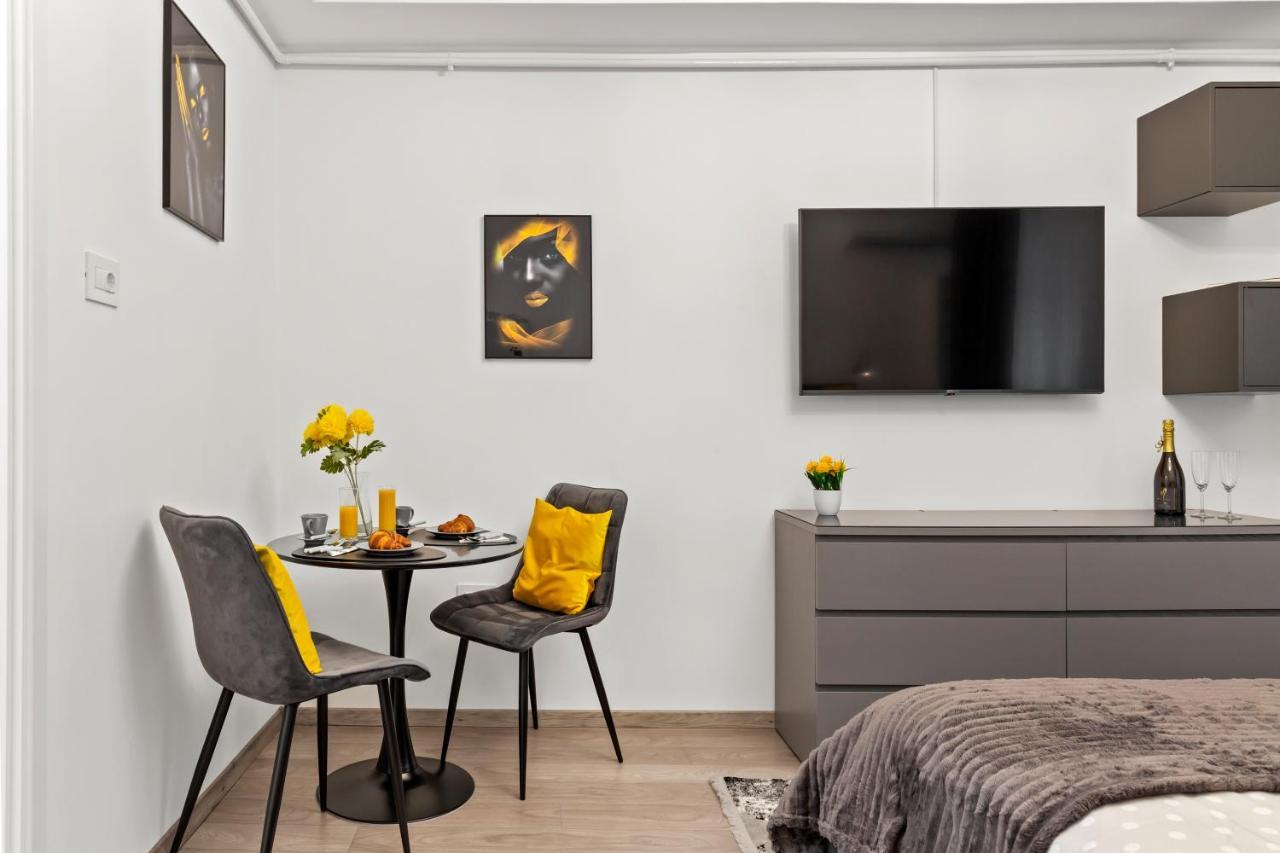 Brand New Studio - Old Town Bukarest Exteriör bild