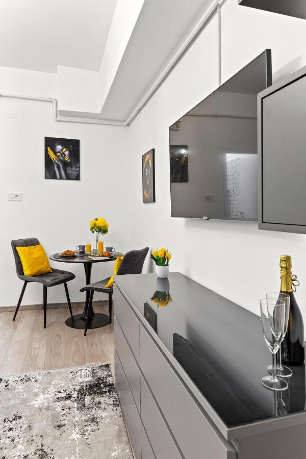 Brand New Studio - Old Town Bukarest Exteriör bild