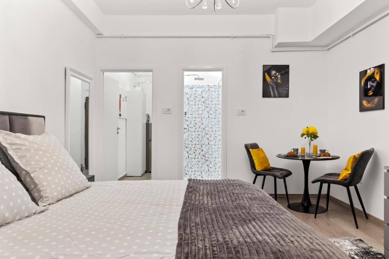 Brand New Studio - Old Town Bukarest Exteriör bild